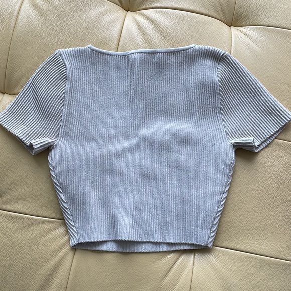 ✨SOLD ✨ Aritzia Cropped Top (Sculpt Knit) - XS - Picture 5 of 7